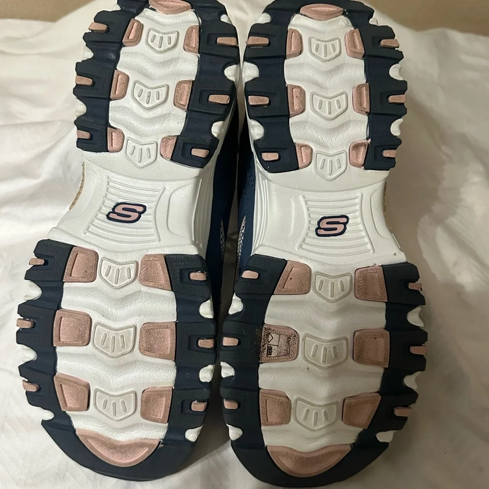Skechers D’Lite Air Cooled Sneakers - Picture 8 of 9